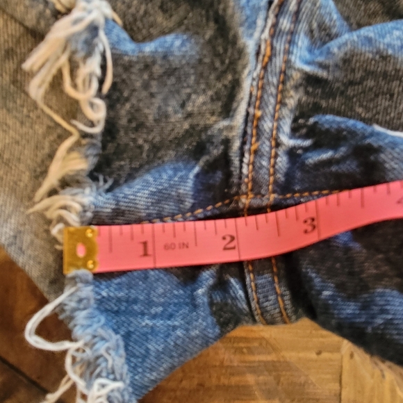 Abercrombie & Fitch The Mom Short High Rise Button Fly Jean Shorts | Size 29 - Picture 6 of 7